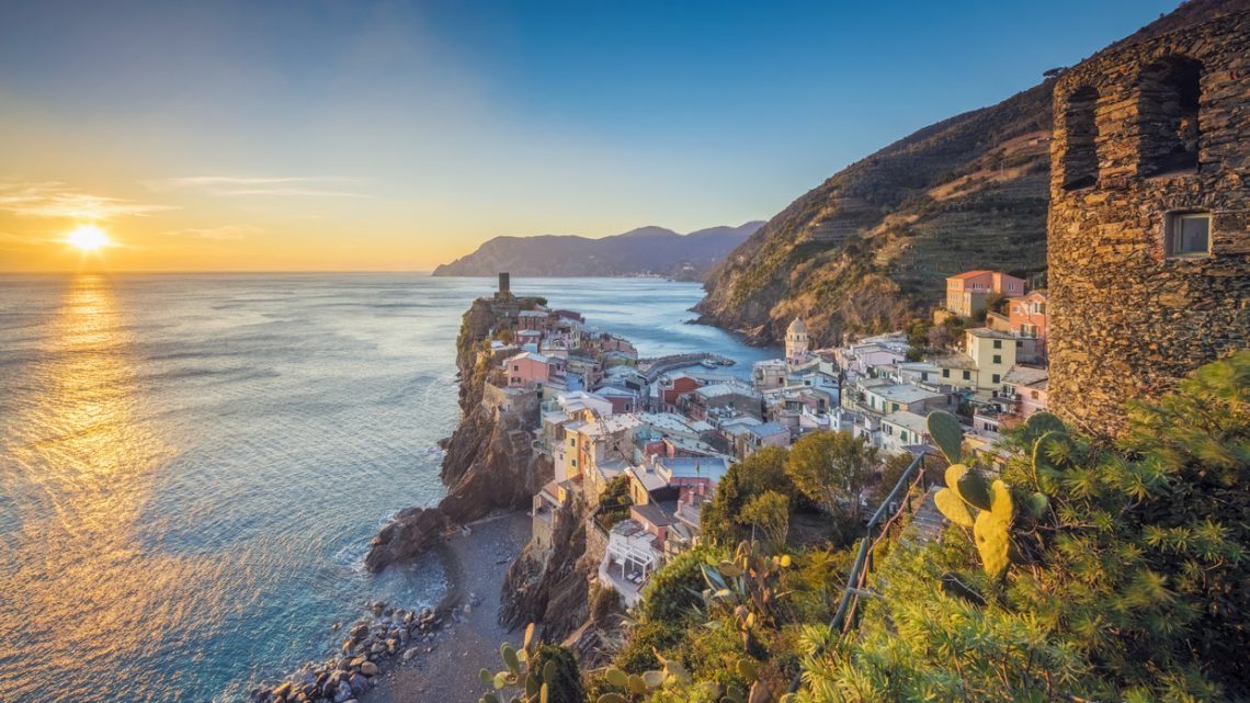 Amalfin rannikko ja Amalfi Coast Road Italiassa